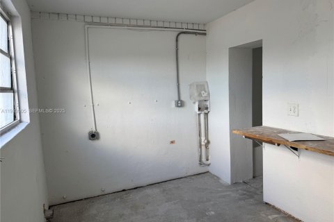 Casa en alquiler en Miami, Florida, 3 dormitorios, 217.11 m2 № 1992180 - foto 26