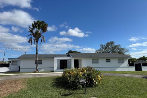 Casa en alquiler en Miami, Florida, 3 dormitorios, 217.11 m2 № 1992180 - foto 23