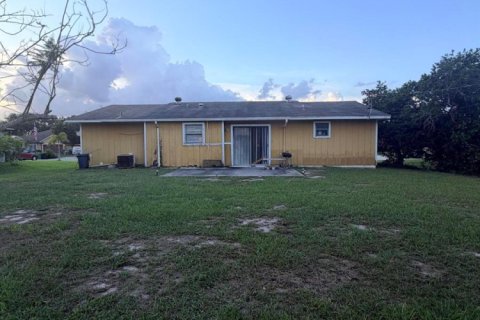 House in Port St. Lucie, Florida 2 bedrooms, 85.84 sq.m. № 2304808 - photo 10