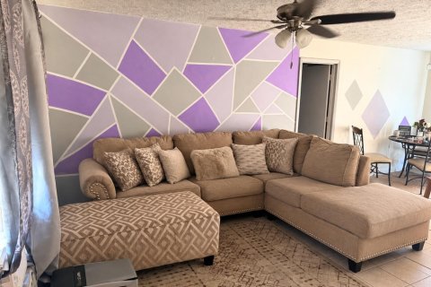 House in Port St. Lucie, Florida 2 bedrooms, 85.84 sq.m. № 2304808 - photo 7