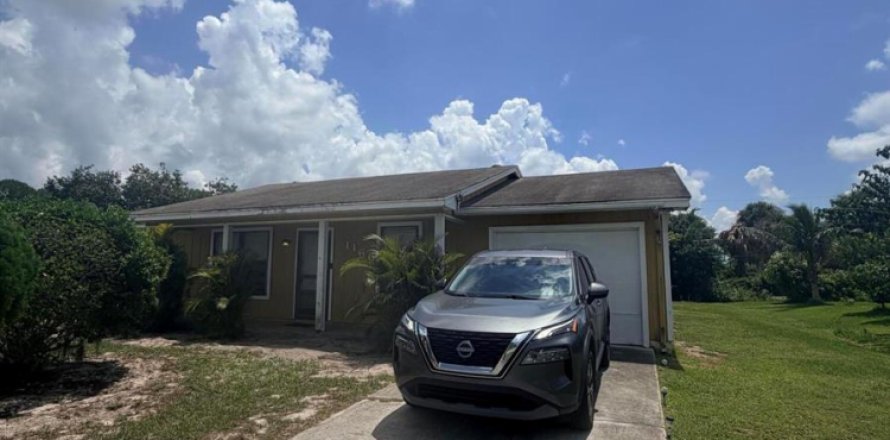 House in Port St. Lucie, Florida 2 bedrooms, 85.84 sq.m. № 2304808