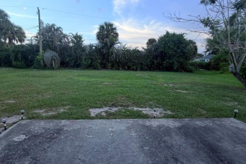 House in Port St. Lucie, Florida 2 bedrooms, 85.84 sq.m. № 2304808 - photo 11