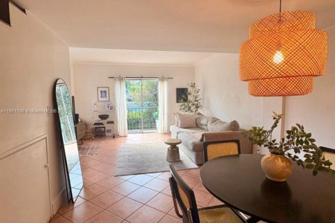 Condominio en venta en Pinecrest, Florida, 2 dormitorios, 83.61 m2 № 1893341 - foto 2