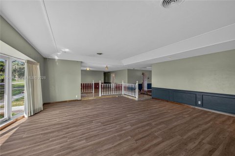 House in Plantation, Florida 5 bedrooms, 350.15 sq.m. № 2030953 - photo 10