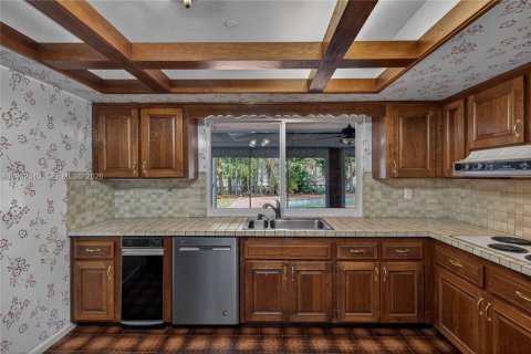 House in Plantation, Florida 5 bedrooms, 350.15 sq.m. № 2030953 - photo 16