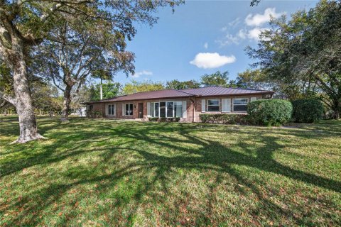 House in Plantation, Florida 5 bedrooms, 350.15 sq.m. № 2030953 - photo 2