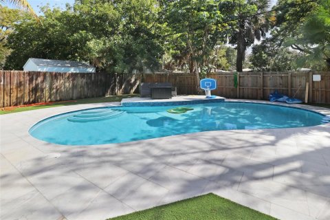 House in Fort Lauderdale, Florida 3 bedrooms, 138.42 sq.m. № 2402427 - photo 23