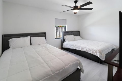 House in Fort Lauderdale, Florida 3 bedrooms, 138.42 sq.m. № 2402427 - photo 18