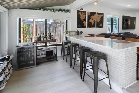 House in Fort Lauderdale, Florida 3 bedrooms, 138.42 sq.m. № 2402427 - photo 6
