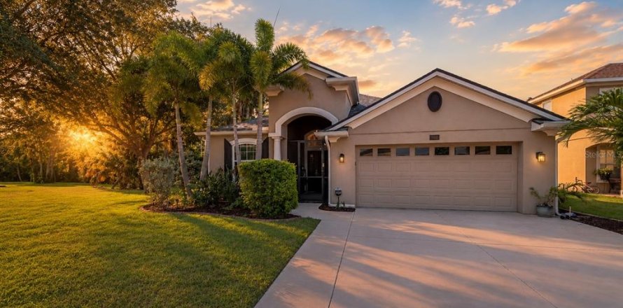 House in Bradenton, Florida 4 bedrooms, 187.01 sq.m. № 2396215