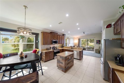 House in Bradenton, Florida 4 bedrooms, 187.01 sq.m. № 2396215 - photo 13