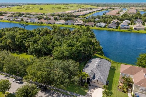 House in Bradenton, Florida 4 bedrooms, 187.01 sq.m. № 2396215 - photo 3