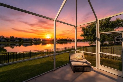House in Bradenton, Florida 4 bedrooms, 187.01 sq.m. № 2396215 - photo 2