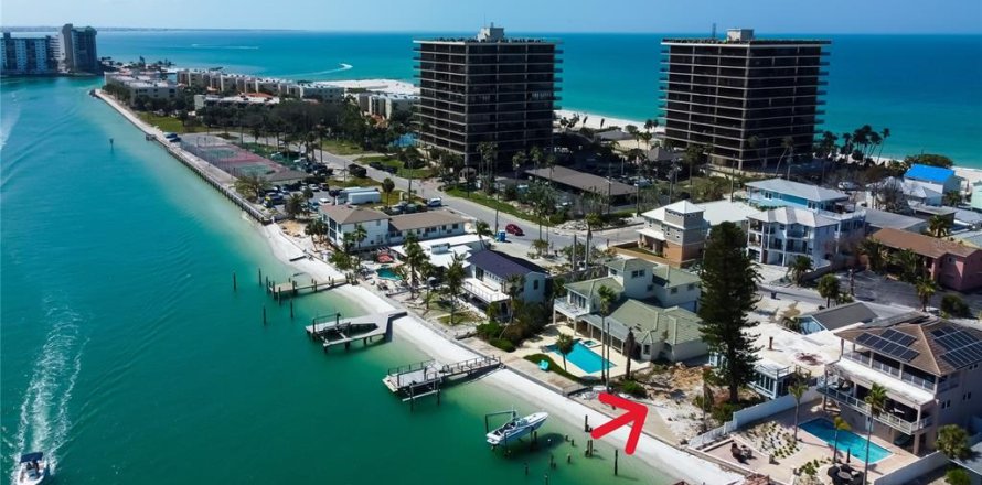 Villa ou maison à Treasure Island, Floride 4 chambres, 223.62 m2 № 1771779