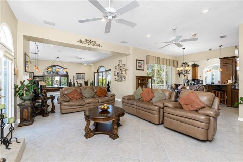 House in Port Charlotte, Florida 6 bedrooms, 529.08 sq.m. № 2094794 - photo 25