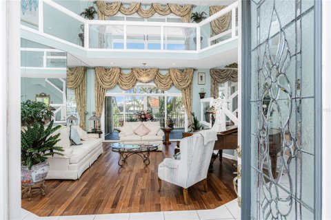 House in Port Charlotte, Florida 6 bedrooms, 529.08 sq.m. № 2094794 - photo 5