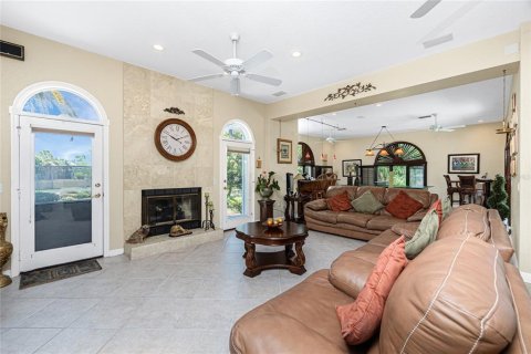 House in Port Charlotte, Florida 6 bedrooms, 529.08 sq.m. № 2094794 - photo 24