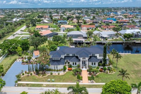 Casa en Port Charlotte, Florida 6 dormitorios, 529.08 m2 № 2094794