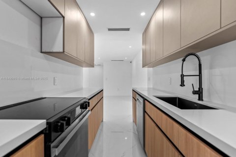 Immobilier commercial à vendre à Fort Lauderdale, Floride: 231.7 m2 № 1892564 - photo 26