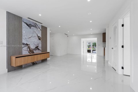Immobilier commercial à vendre à Fort Lauderdale, Floride: 231.7 m2 № 1892564 - photo 5