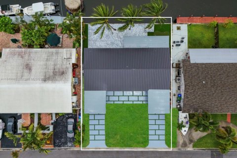 Immobilier commercial à vendre à Fort Lauderdale, Floride: 231.7 m2 № 1892564 - photo 3