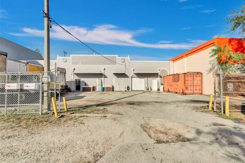 Immobilier commercial à vendre à Miami, Floride № 1940473 - photo 15