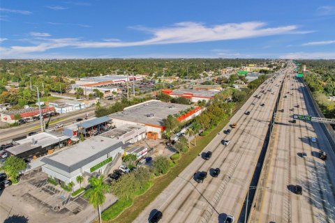 Immobilier commercial à vendre à Miami, Floride № 1940473 - photo 21