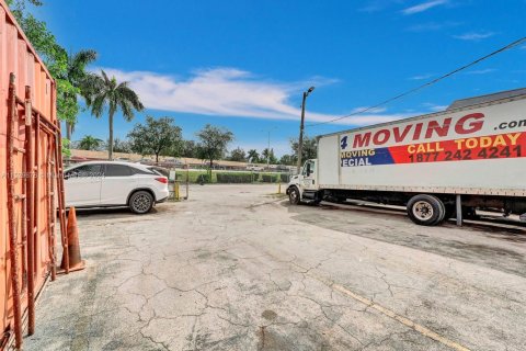 Immobilier commercial à vendre à Miami, Floride № 1940473 - photo 6