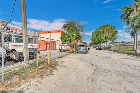 Immobilier commercial à vendre à Miami, Floride № 1940473 - photo 4