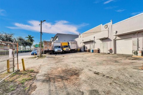 Immobilier commercial à vendre à Miami, Floride № 1940473 - photo 20
