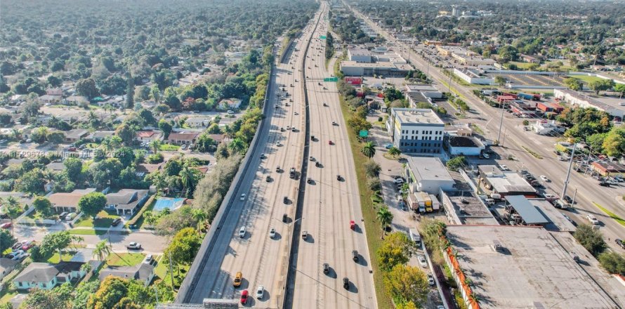 Immobilier commercial à Miami, Floride № 1940473