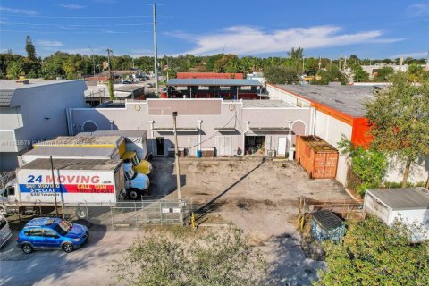 Immobilier commercial à vendre à Miami, Floride № 1940473 - photo 13