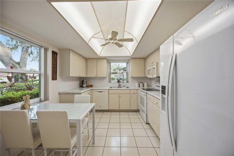 House in Sarasota, Florida 2 bedrooms, 95.13 sq.m. № 2215870 - photo 8