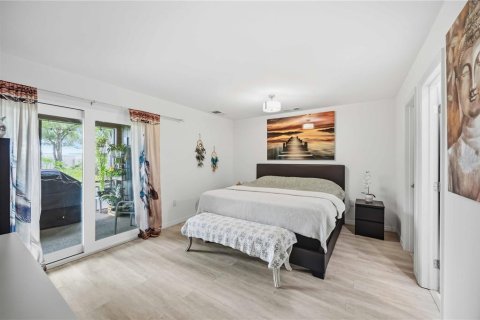 House in Sarasota, Florida 2 bedrooms, 95.13 sq.m. № 2215870 - photo 10