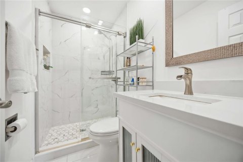 House in Sarasota, Florida 2 bedrooms, 95.13 sq.m. № 2215870 - photo 13