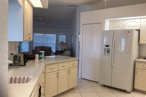 House in Punta Gorda, Florida 3 bedrooms, 214.42 sq.m. № 1563809 - photo 6
