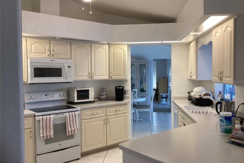 House in Punta Gorda, Florida 3 bedrooms, 214.42 sq.m. № 1563809 - photo 7