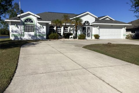 House in Punta Gorda, Florida 3 bedrooms, 214.42 sq.m. № 1563809 - photo 2