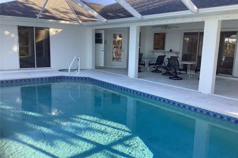 House in Punta Gorda, Florida 3 bedrooms, 214.42 sq.m. № 1563809 - photo 26