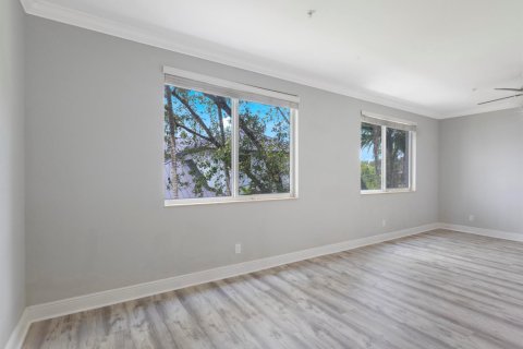 Townhouse in Boynton Beach, Florida 4 bedrooms, 237.64 sq.m. № 2083866 - photo 11