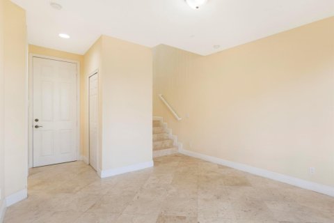 Townhouse in Boynton Beach, Florida 4 bedrooms, 237.64 sq.m. № 2083866 - photo 7