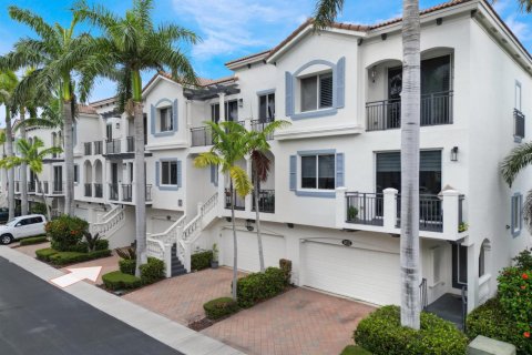 Townhouse in Boynton Beach, Florida 4 bedrooms, 237.64 sq.m. № 2083866 - photo 2