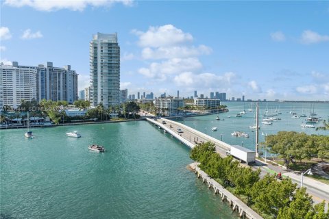 Condo in Miami Beach, Florida, 1 bedroom № 2065737 - photo 10