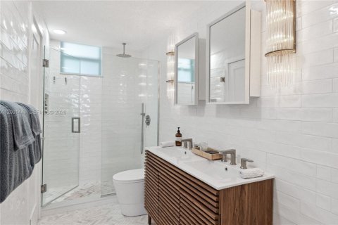 Condo in Miami Beach, Florida, 1 bedroom № 2065737 - photo 14