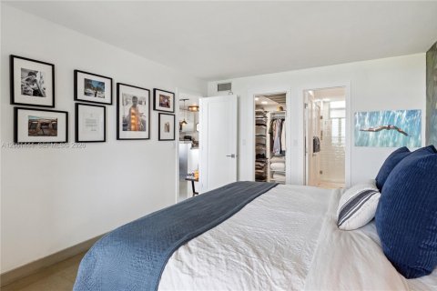 Condo in Miami Beach, Florida, 1 bedroom № 2065737 - photo 13
