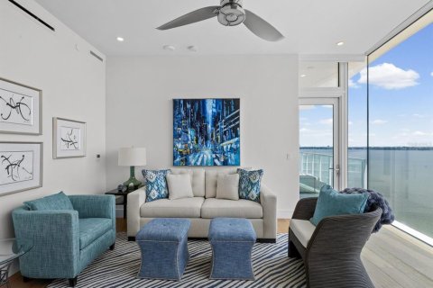 Condominio en venta en Tampa, Florida, 3 dormitorios, 361.02 m2 № 2310334 - foto 12