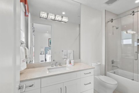 Condominio en venta en Tampa, Florida, 3 dormitorios, 361.02 m2 № 2310334 - foto 22