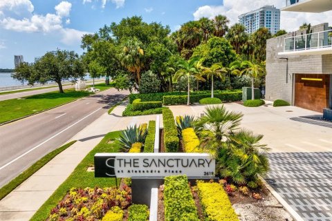 Condominio en venta en Tampa, Florida, 3 dormitorios, 361.02 m2 № 2310334 - foto 27