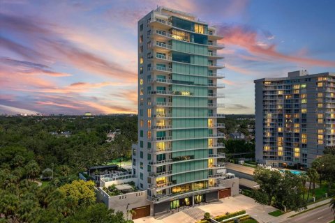Condominio en venta en Tampa, Florida, 3 dormitorios, 361.02 m2 № 2310334 - foto 2