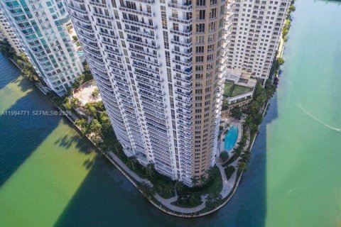 Condominio en alquiler en Miami, Florida, 1 dormitorio, 99.96 m2 № 2060250 - foto 17
